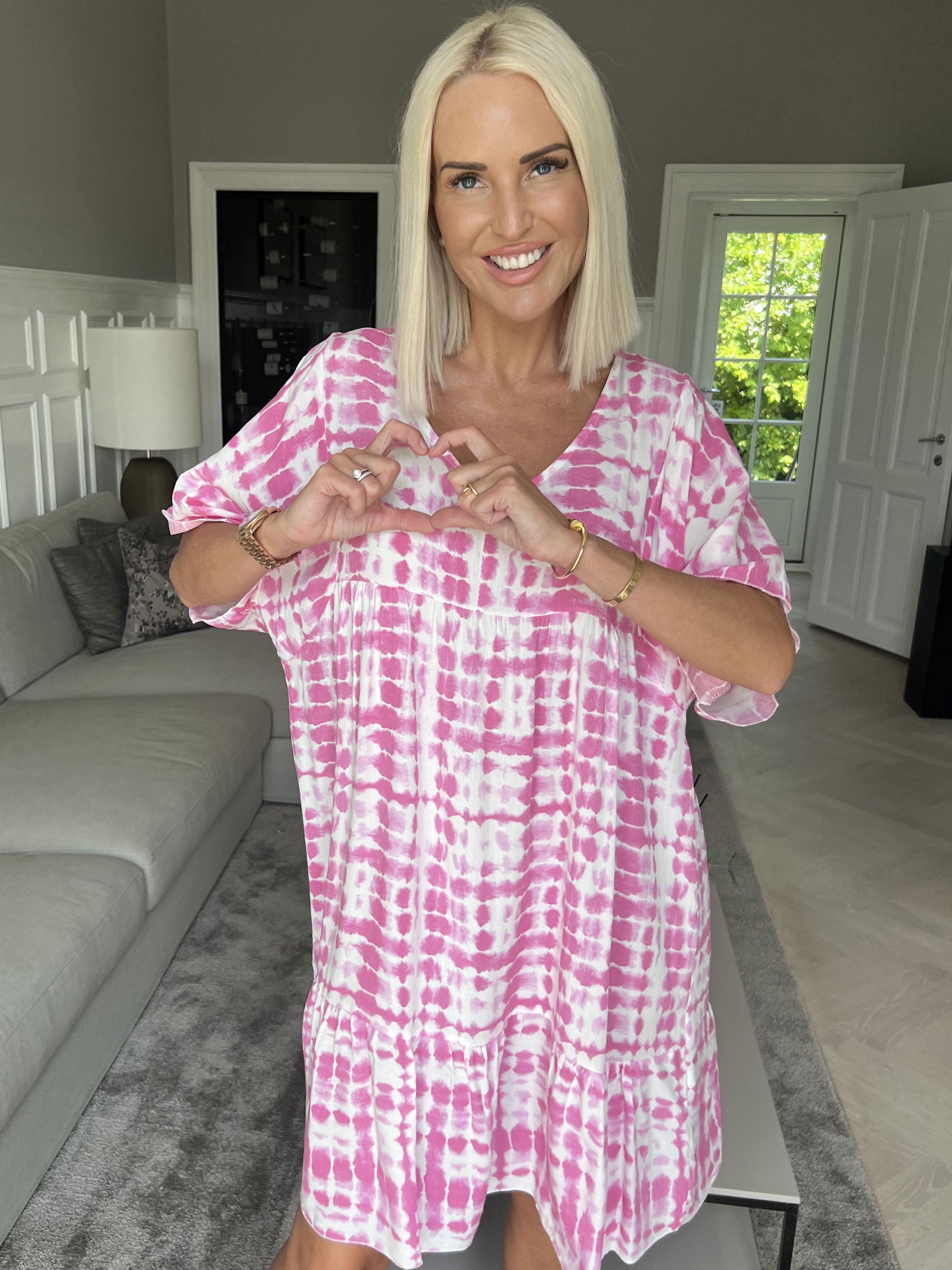 Amanza - Söt tunikaklänning i viskos med batikmönster